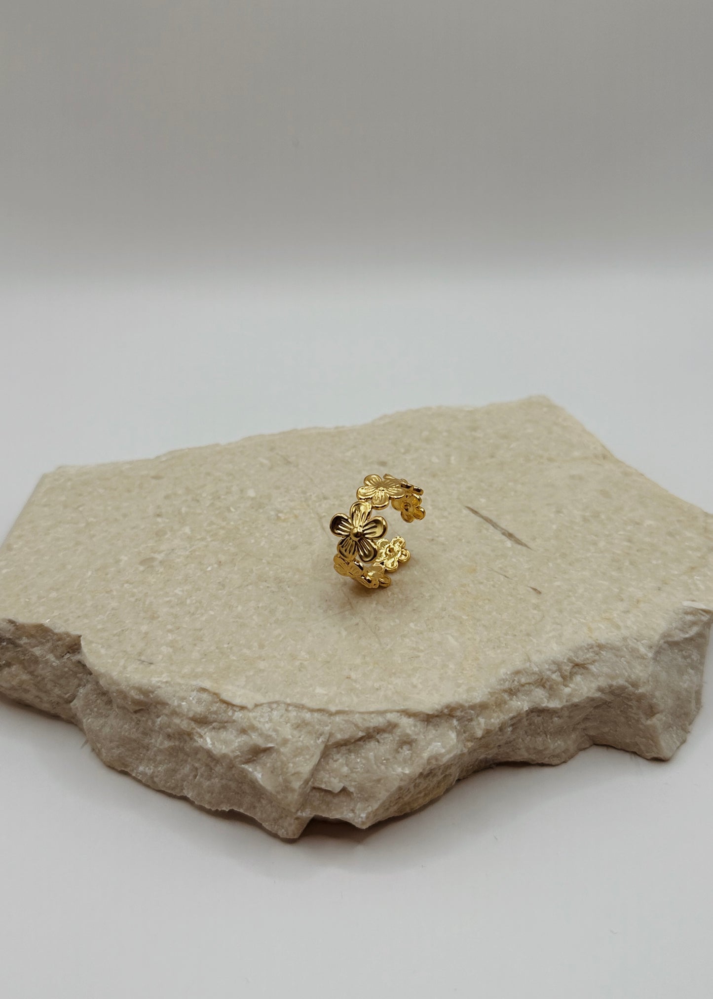 Floral ring goud